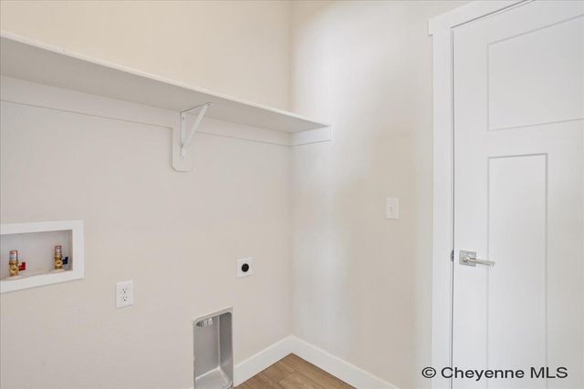 5802 ALEX RANCH RD, Cheyenne, WY 82007