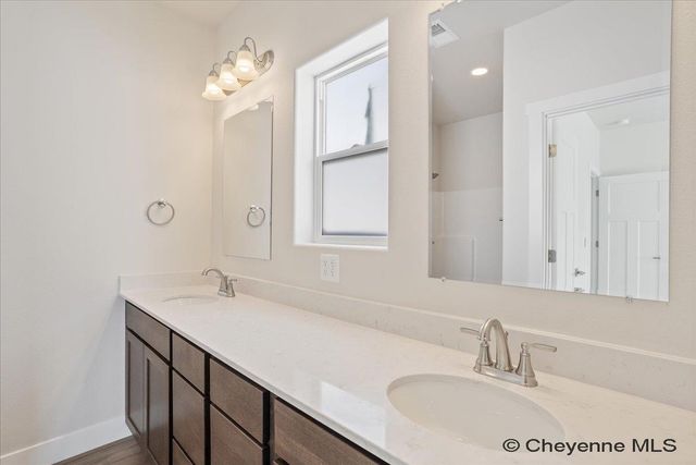 5802 ALEX RANCH RD, Cheyenne, WY 82007