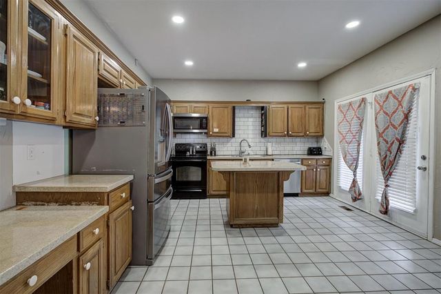 1617 Whispering Creek Ct Creek, Edmond, OK 73013