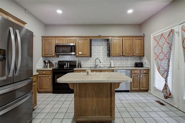 1617 Whispering Creek Ct Creek, Edmond, OK 73013