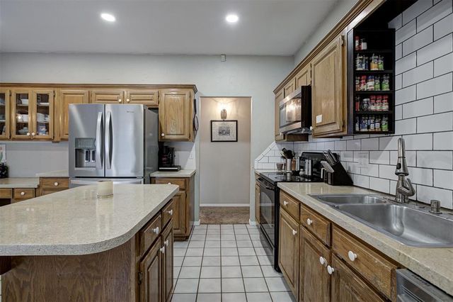 1617 Whispering Creek Ct Creek, Edmond, OK 73013