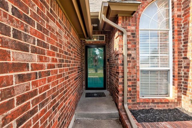 1617 Whispering Creek Ct Creek, Edmond, OK 73013