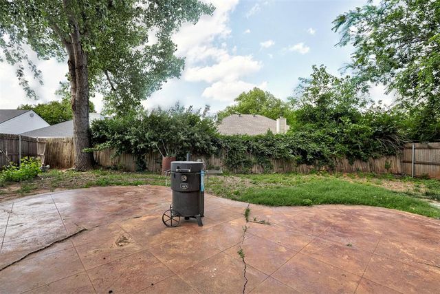 1617 Whispering Creek Ct Creek, Edmond, OK 73013