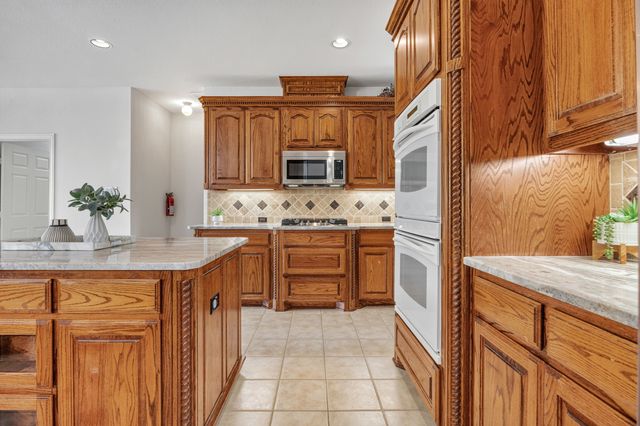9024 Fox Hollow Trail, Irving, TX 75063