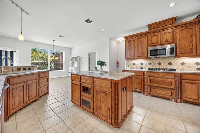 9024 Fox Hollow Trail, Irving, TX 75063