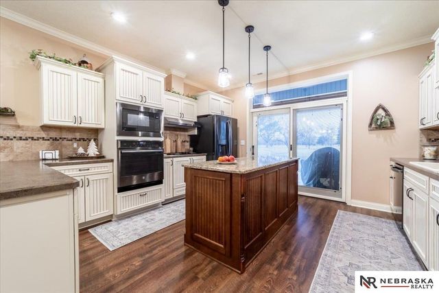 434 S Woodland Drive, Grand Island, NE 68801