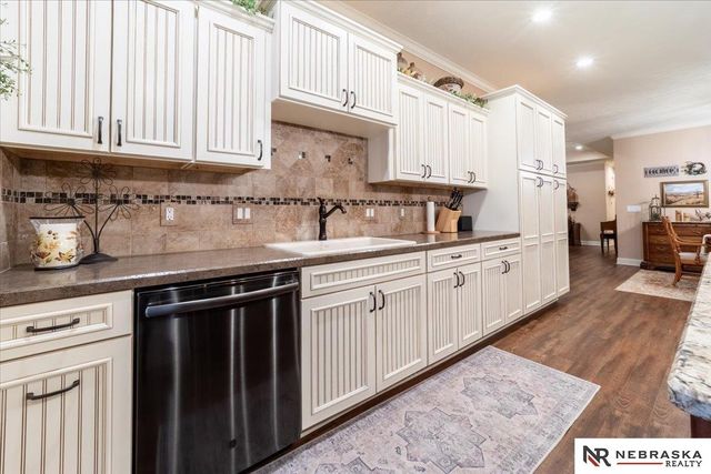 434 S Woodland Drive, Grand Island, NE 68801