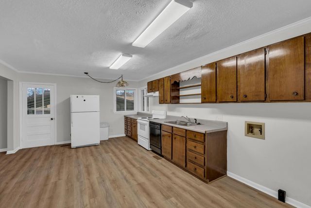 540 4th Ave, S, Baxter, TN 38544