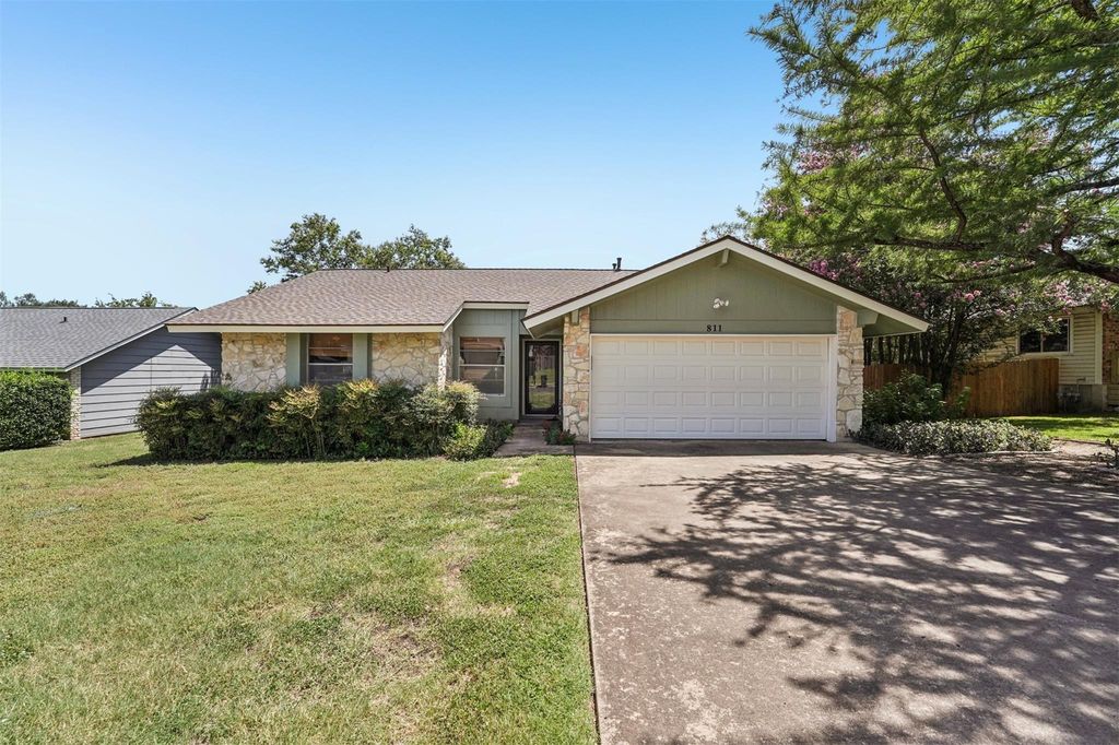 811 Powderhorn DR, Round Rock, TX 78681