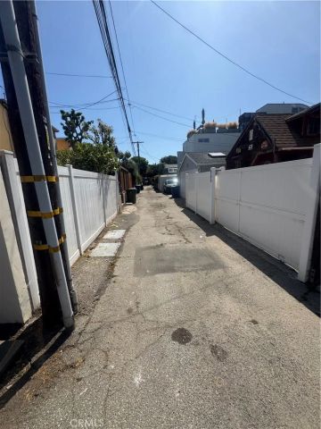 652 Navy Street, Santa Monica, CA 90405