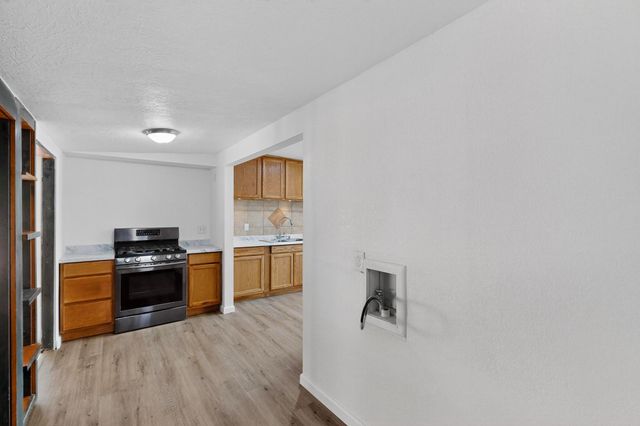 2913 8TH Street NW, Albuquerque, NM 87107