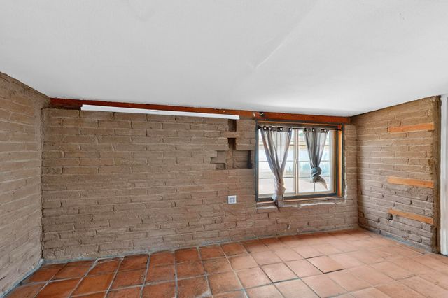 2913 8TH Street NW, Albuquerque, NM 87107