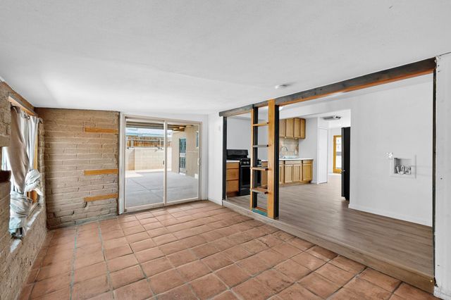 2913 8TH Street NW, Albuquerque, NM 87107