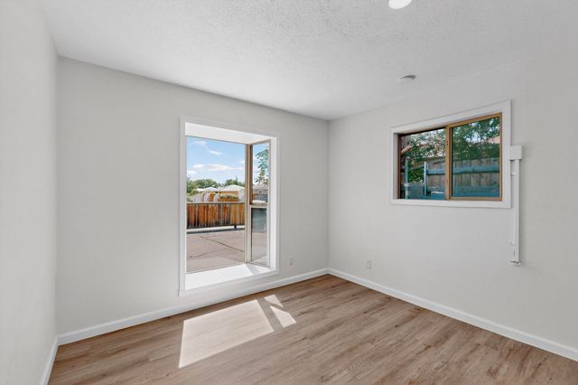 2913 8TH Street NW, Albuquerque, NM 87107