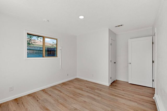 2913 8TH Street NW, Albuquerque, NM 87107