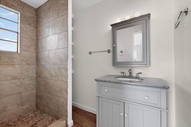 2913 8TH Street NW, Albuquerque, NM 87107