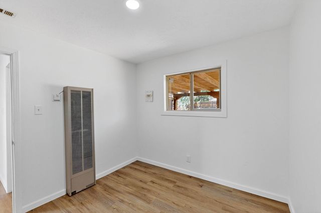 2913 8TH Street NW, Albuquerque, NM 87107