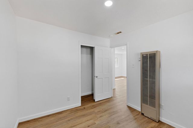 2913 8TH Street NW, Albuquerque, NM 87107