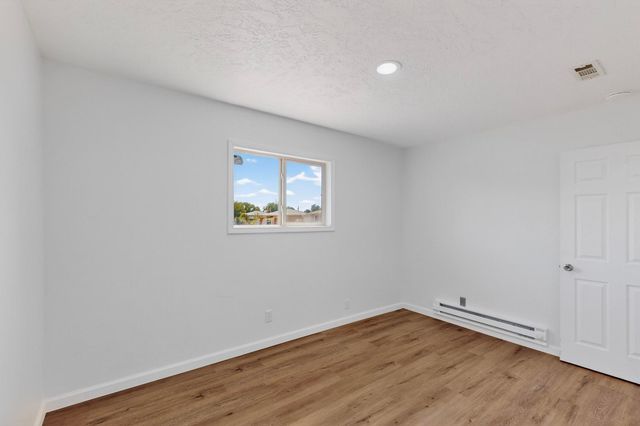 2913 8TH Street NW, Albuquerque, NM 87107