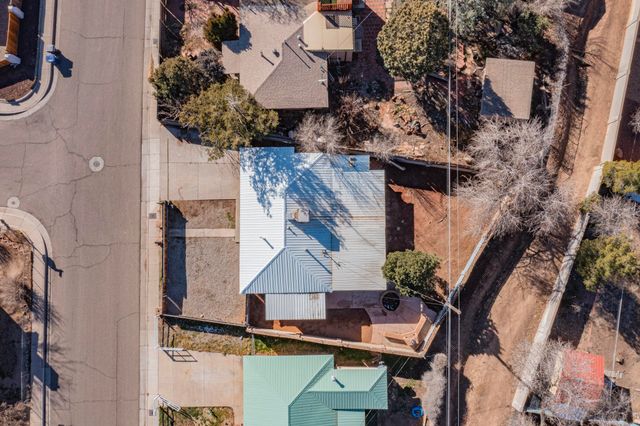 2913 8TH Street NW, Albuquerque, NM 87107