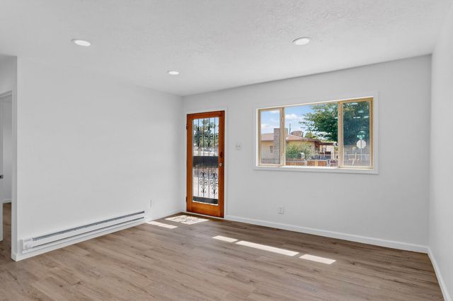 2913 8TH Street NW, Albuquerque, NM 87107