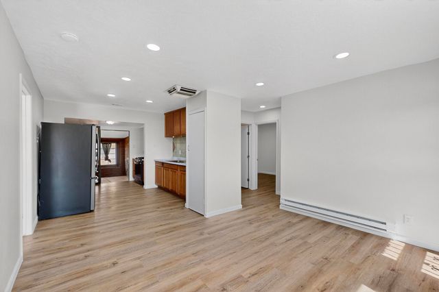 2913 8TH Street NW, Albuquerque, NM 87107