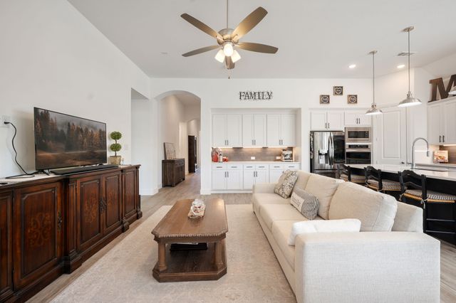 1912 Mcdougall Creek, Van Alstyne, TX 75495