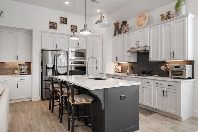 1912 Mcdougall Creek, Van Alstyne, TX 75495