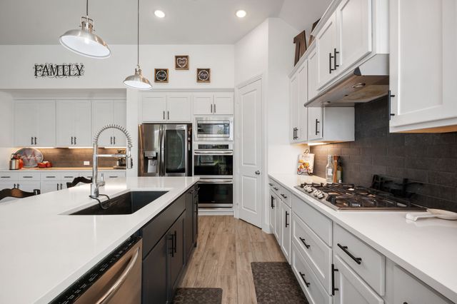 1912 Mcdougall Creek, Van Alstyne, TX 75495