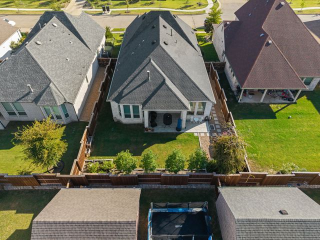 1912 Mcdougall Creek, Van Alstyne, TX 75495