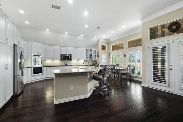 9500 Kingsley Drive, Denton, TX 76207