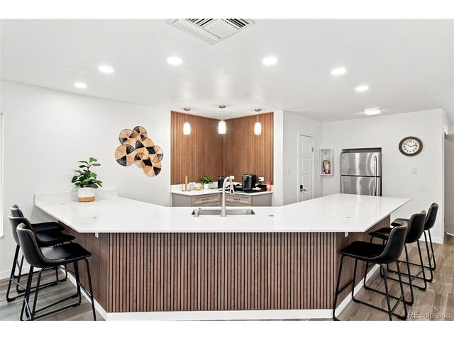 5770 E Warren Ave 104, Denver, CO 80222