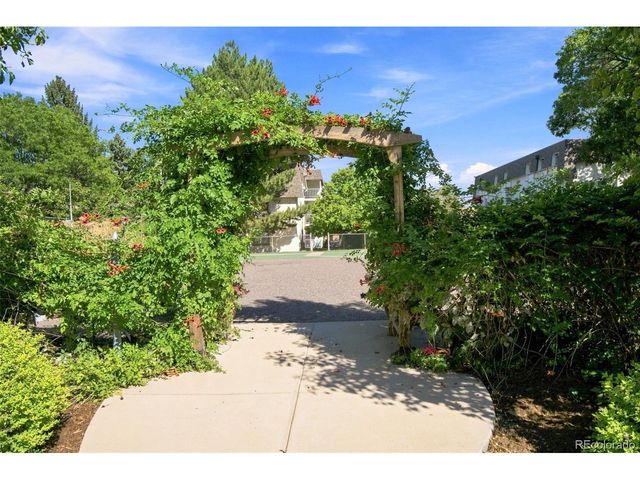 5770 E Warren Ave 104, Denver, CO 80222