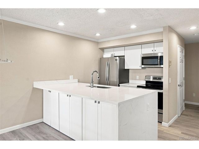 5770 E Warren Ave 104, Denver, CO 80222