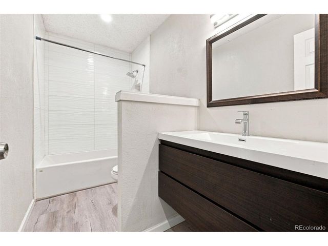 5770 E Warren Ave 104, Denver, CO 80222