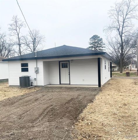 9 W Truitt Street, Dexter, MO 63841