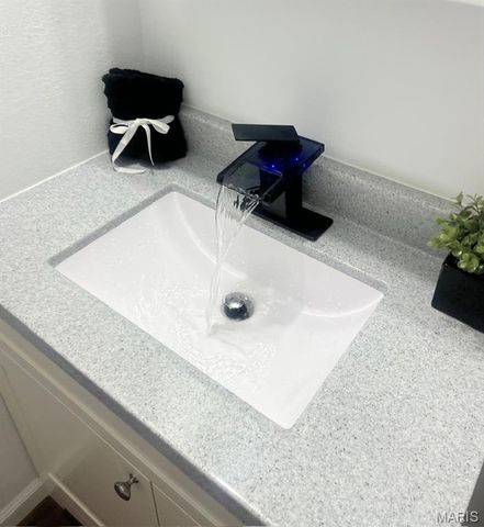 9 W Truitt Street, Dexter, MO 63841