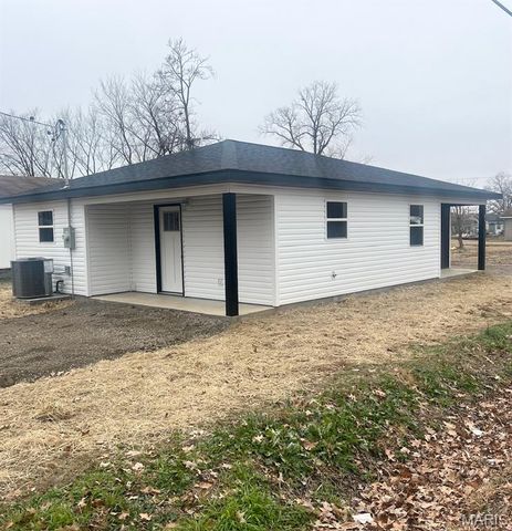 9 W Truitt Street, Dexter, MO 63841