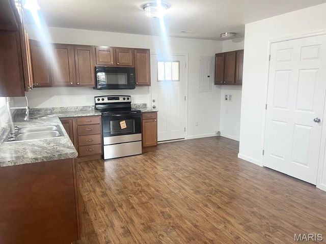 9 W Truitt Street, Dexter, MO 63841