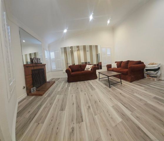 1095 Stillwell, San Diego, CA 92114