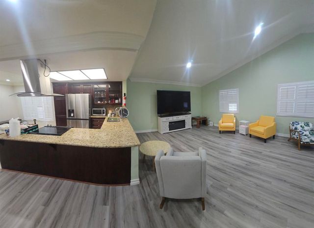 1095 Stillwell, San Diego, CA 92114