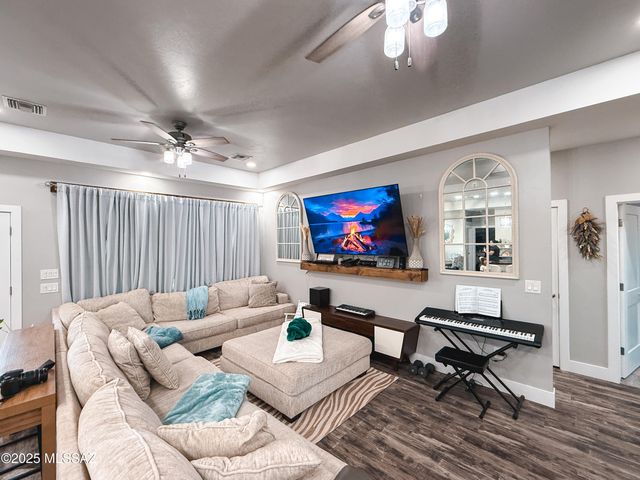 7786 W Tinsley Place, Pima, AZ 85543