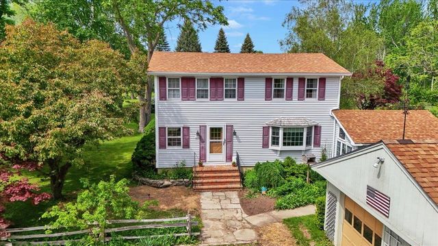 174 Pelots Point Road, North Hero, VT 05474