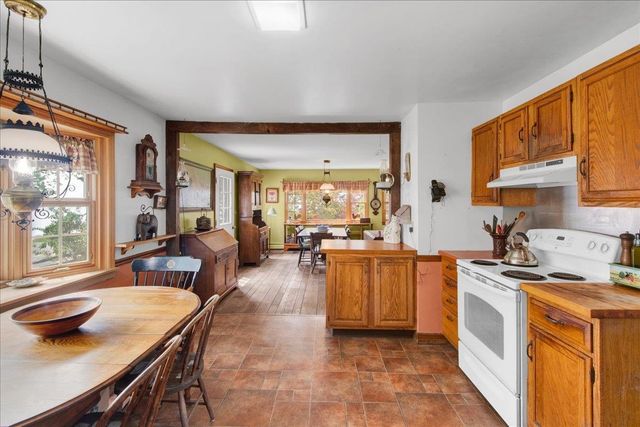 174 Pelots Point Road, North Hero, VT 05474