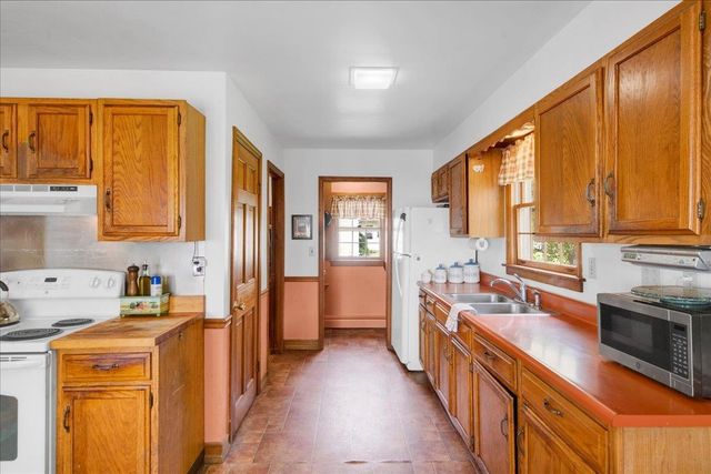 174 Pelots Point Road, North Hero, VT 05474