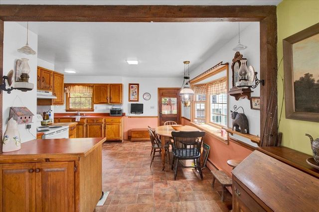 174 Pelots Point Road, North Hero, VT 05474