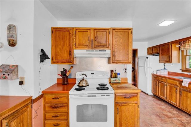 174 Pelots Point Road, North Hero, VT 05474