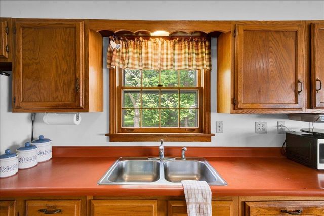 174 Pelots Point Road, North Hero, VT 05474