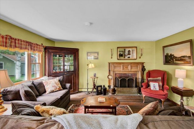 174 Pelots Point Road, North Hero, VT 05474