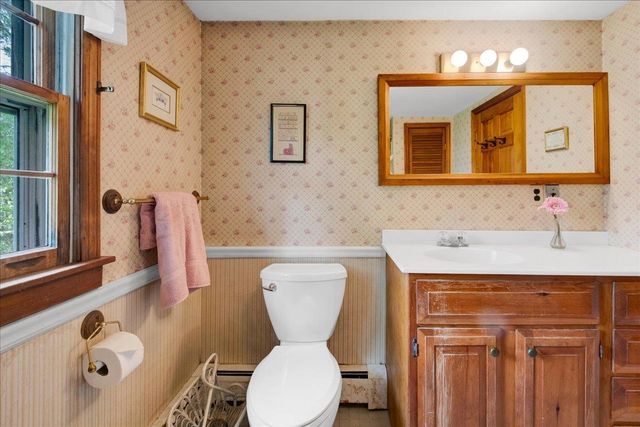 174 Pelots Point Road, North Hero, VT 05474
